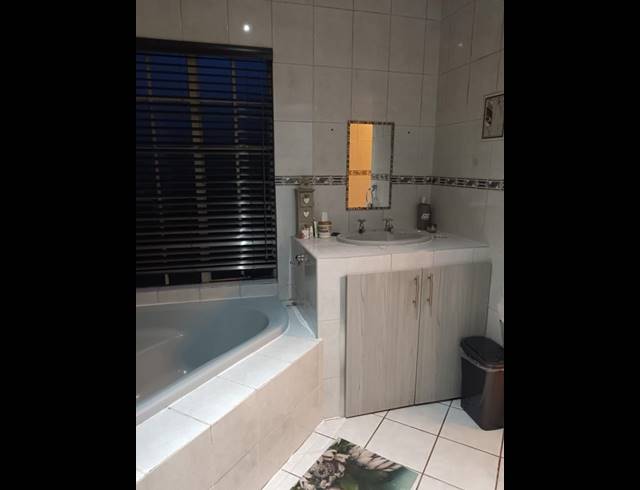 3 BEDROOM HOUSE FOR SALE IN ELDORAIGNE